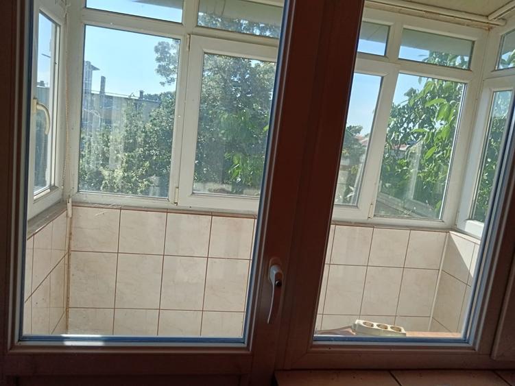 Apartament cu 3 camere semidecomandat în Calea Severinului
