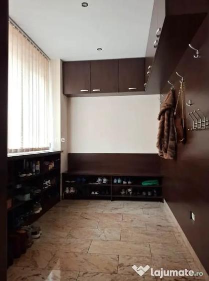 Casă cu 5 camere cu Teren 764 Mp în Unirii