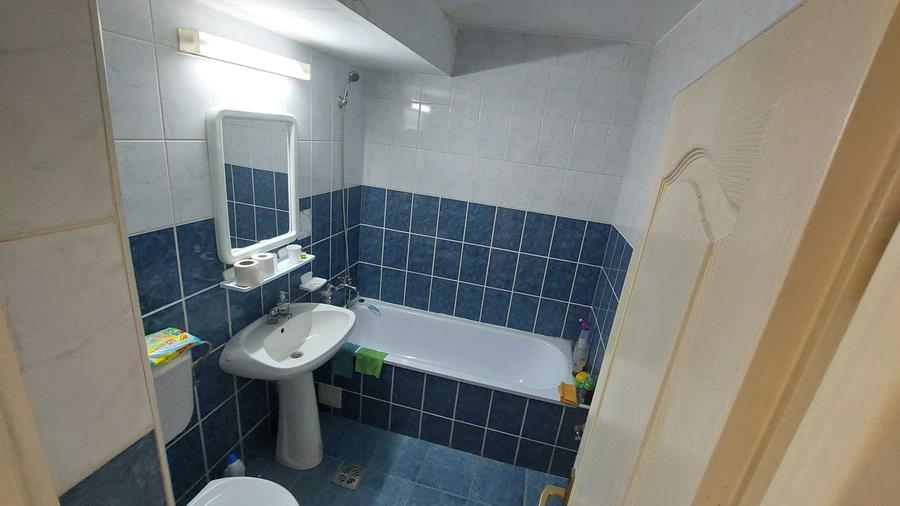 Apartament cu 3 camere nedecomandat în Central