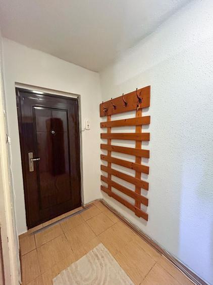 Garsonieră decomandată în Rovine