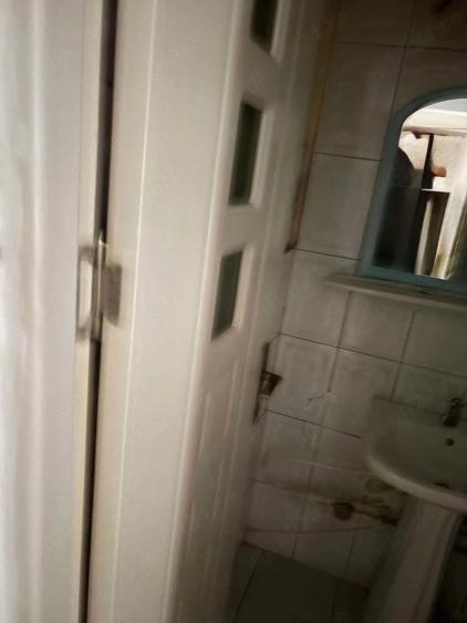 Apartament cu 4 camere decomandat în Paltiniș