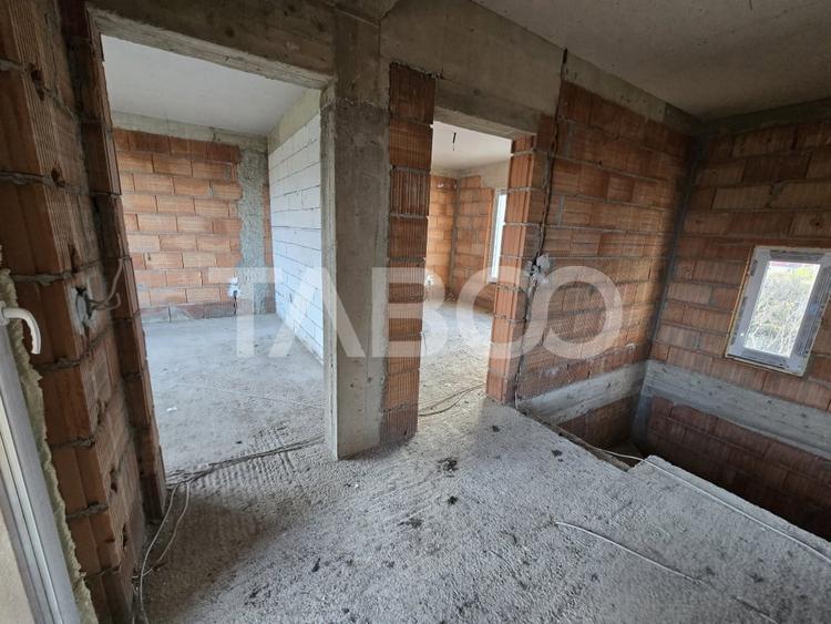 Duplex cu 4 camere cu Canalizare în Șura Mică