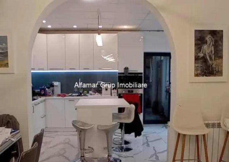 Casă cu 5 camere cu Teren 237 Mp în Lacul Tei
