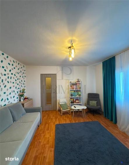 Apartament cu 2 camere semidecomandat, mobilat în Soarelui