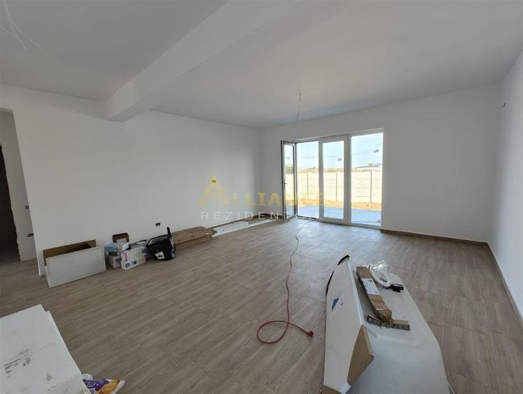 Casă individuală cu 4 camere cu Teren 330 Mp în Berceni