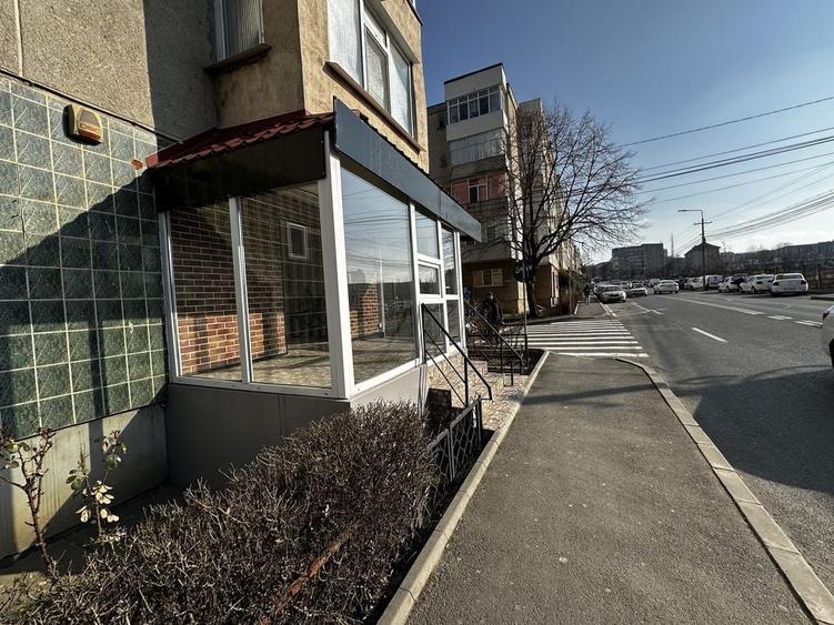 Spațiu comercial, de 49 mp, în Central