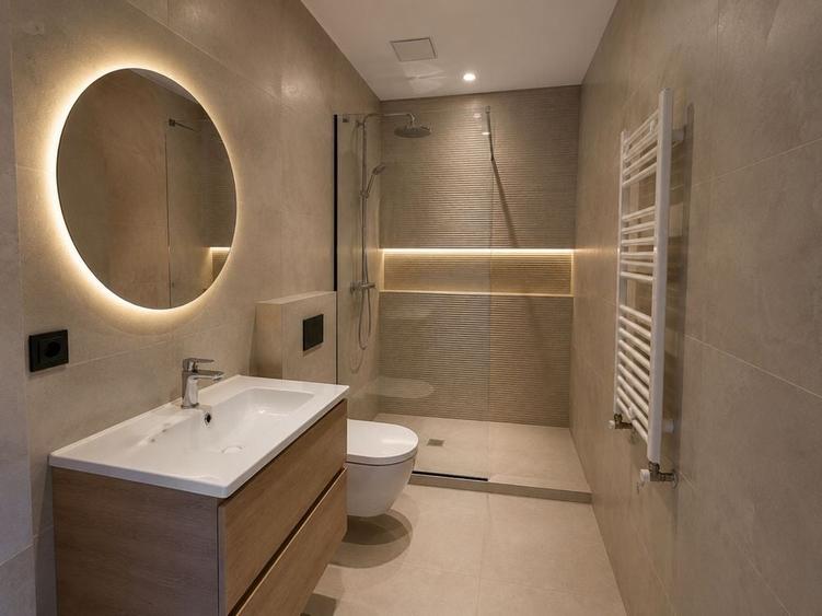 Apartament cu 2 camere semidecomandat în Exterior Vest