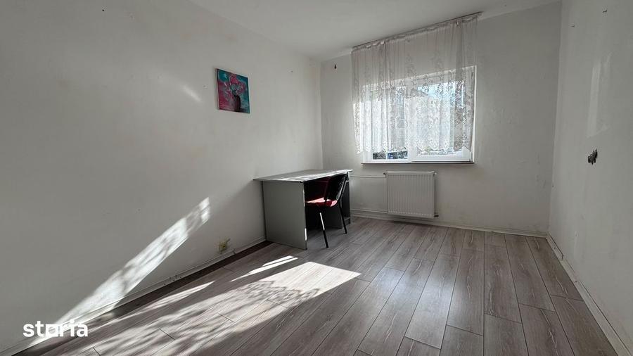Apartament cu 3 camere în Decebal