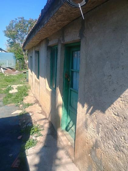 Casă cu Teren 300 Mp în Amara