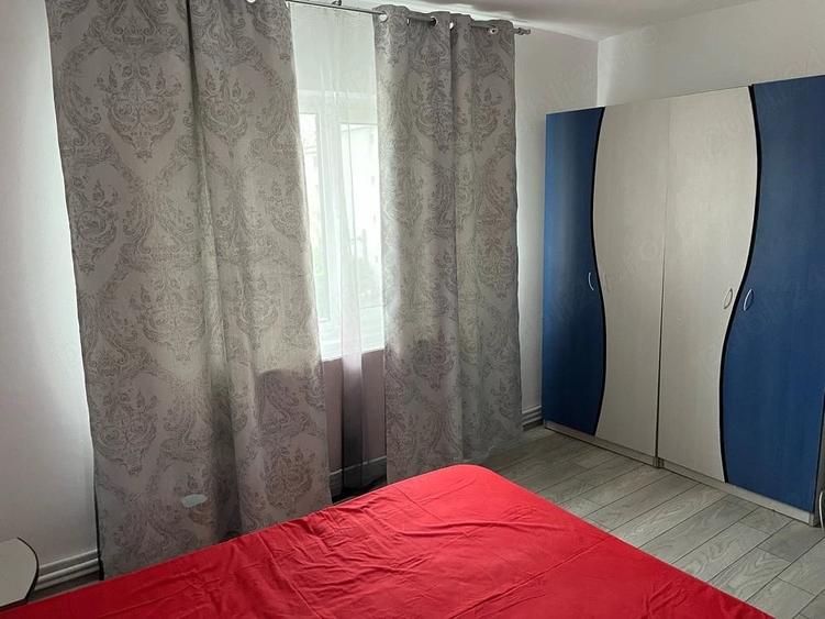Apartament cu 2 camere decomandat în 1 Decembrie