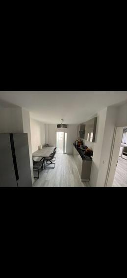Apartament cu 2 camere decomandat în Rovine