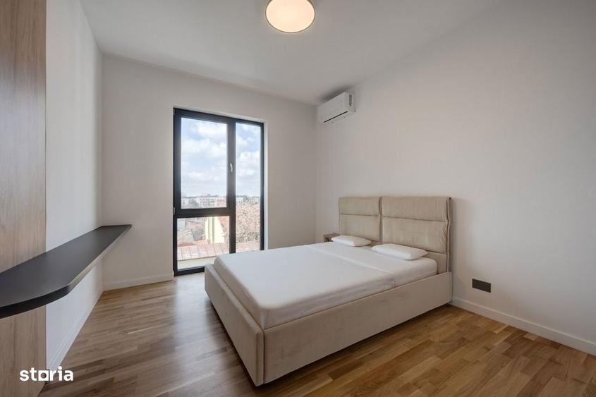 Apartament cu 3 camere, mobilat în Tei