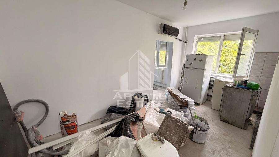 Apartament cu 3 camere semidecomandat în Șagului
