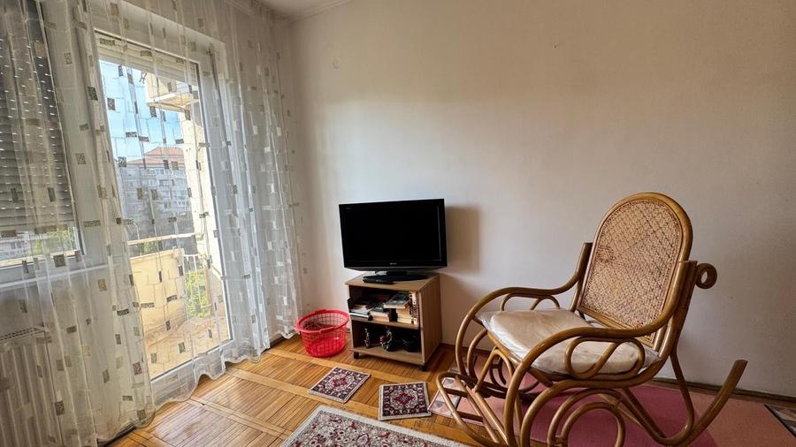 Apartament cu 3 camere decomandat în Dacia