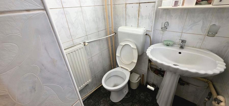 Apartament cu 3 camere decomandat, mobilat în Crângași