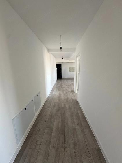 Apartament cu 3 camere semidecomandat în Torontalului