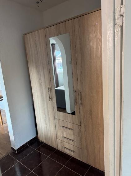 Apartament cu 2 camere semidecomandat, mobilat în Galata