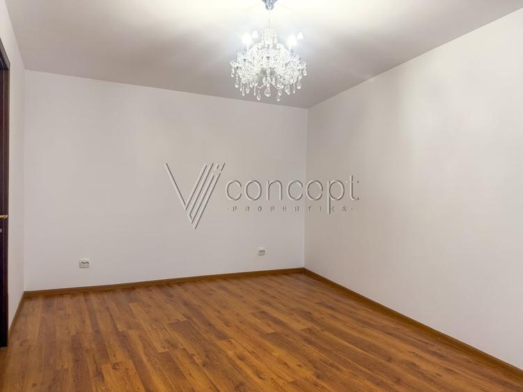 Apartament cu 3 camere decomandat în P-ța Unirii