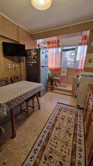Apartament cu 3 camere decomandat în Gorjului