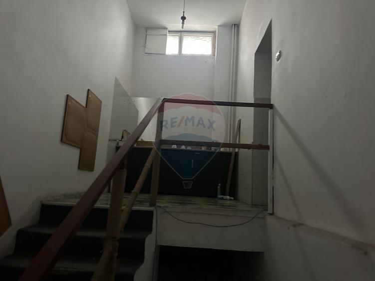 Spațiu comercial, de 166 mp, în Calea Romanului