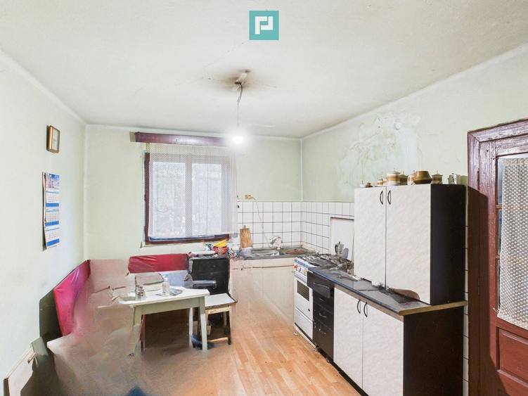 Casă individuală cu 6 camere cu Teren 1234 Mp în Diosig