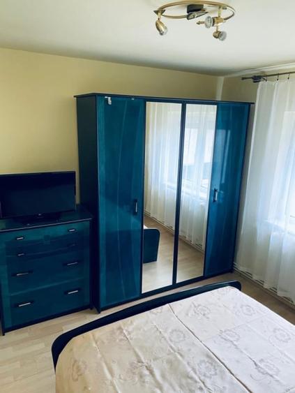 Apartament cu 2 camere decomandat, mobilat în Badea Cârțan