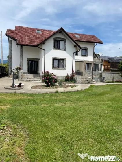 Casă cu 4 camere cu Teren 3300 Mp în Debarcader