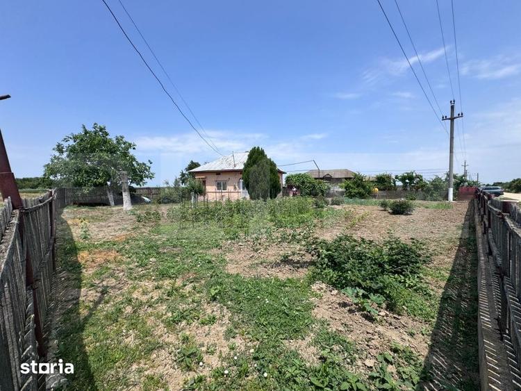 Casă cu 5 camere cu Teren 1400 Mp în Uliești
