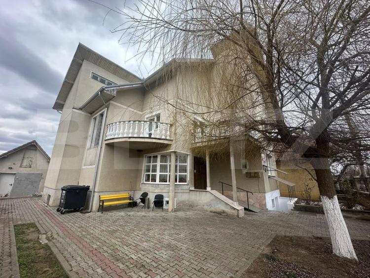 Casă individuală cu 13 camere cu Teren 850 Mp în Bărăbanț