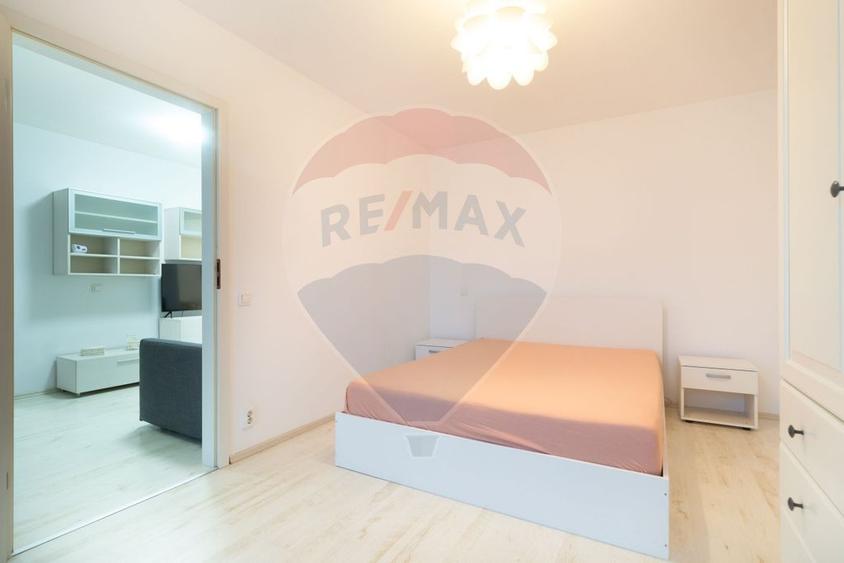 Apartament cu 2 camere semidecomandat, mobilat în Văcăresti