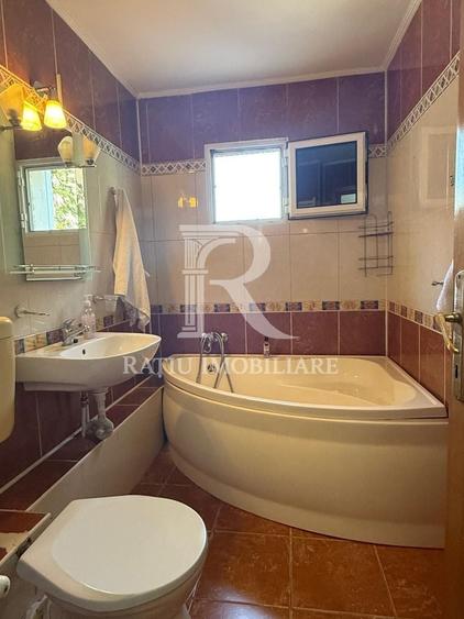 Apartament cu 3 camere decomandat, mobilat în Decebal