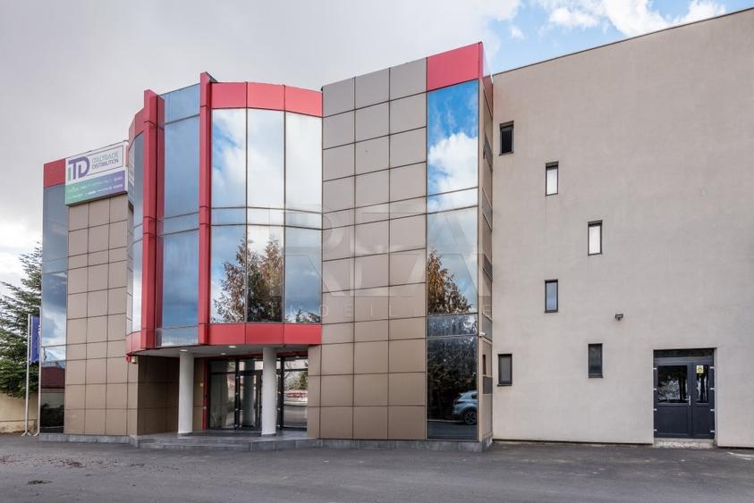 Spațiu industrial, de 2,115 mp, în Tunari