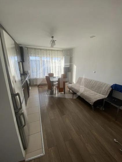 Apartament cu 3 camere semidecomandat, mobilat în Între Lacuri