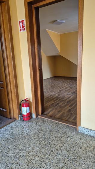 Apartament cu 3 camere decomandat în Valea Călugărească