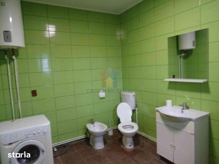 Casă cu 5 camere cu Teren 700 Mp în Radu Negru