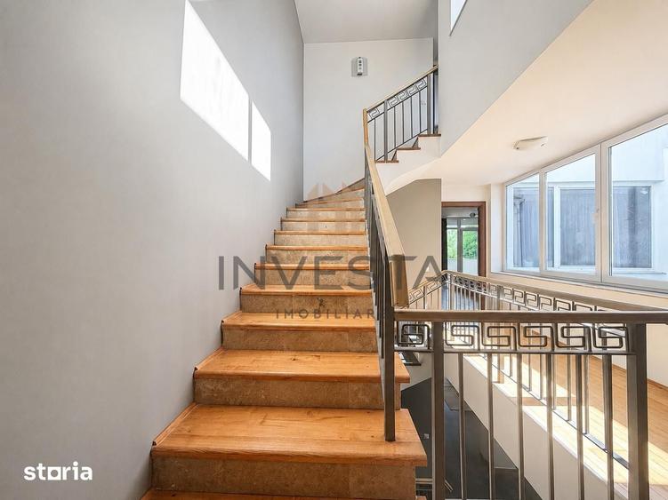 Casă cu 5 camere cu Teren 300 Mp în Bună Ziua