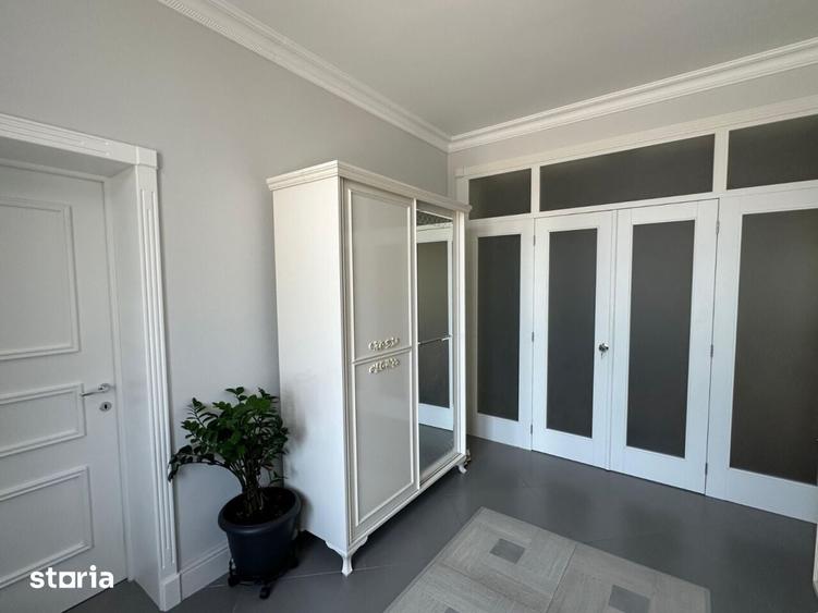 Casă cu 9 camere cu Teren 1850 Mp în Drajna