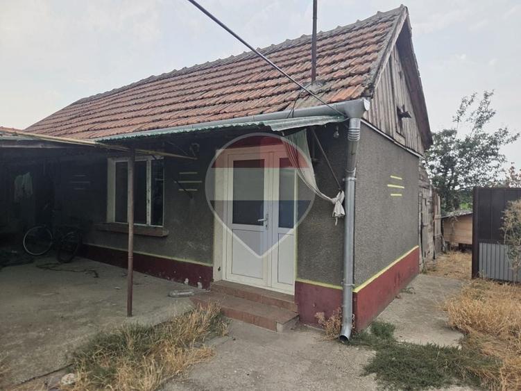 Casă individuală cu 4 camere cu Teren 3196 Mp în Mădăras