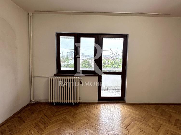 Apartament cu 3 camere decomandat în Lotus