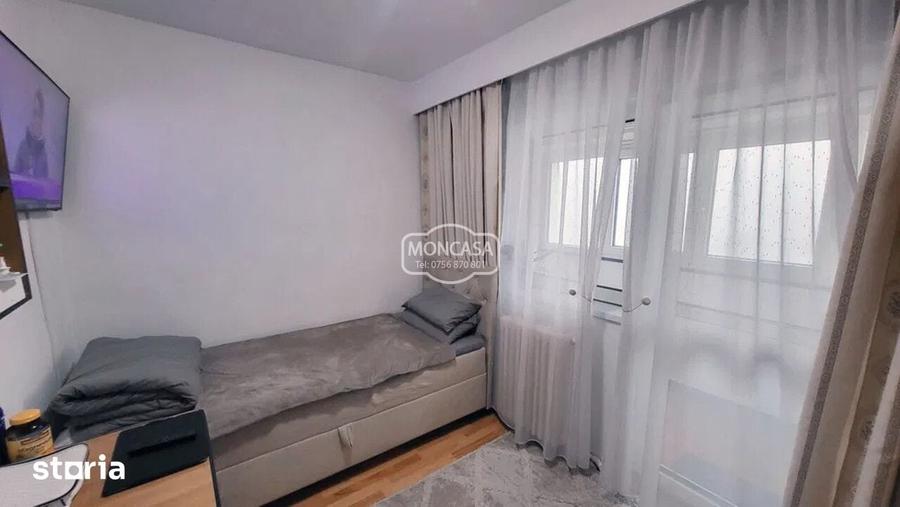 Apartament cu 4 camere decomandat în Central