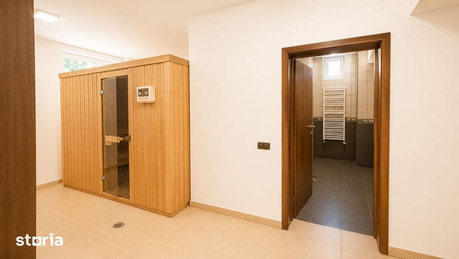 Casă cu 10 camere cu Teren 1300 Mp în Central
