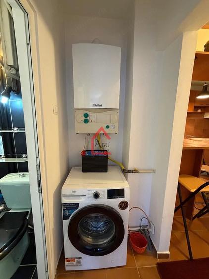 Apartament cu 3 camere decomandat în Filiași