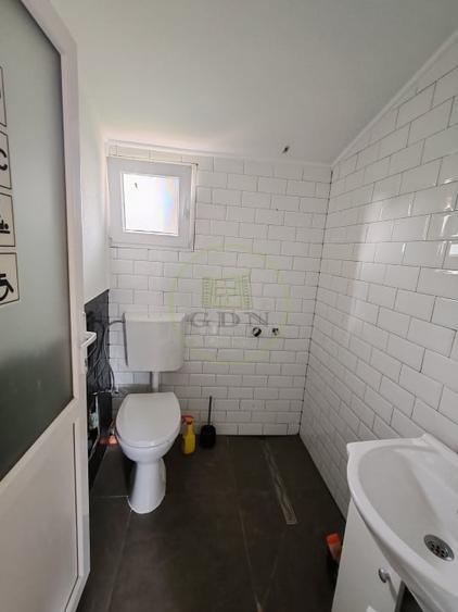 Casă individuală cu 4 camere cu Canalizare în Est