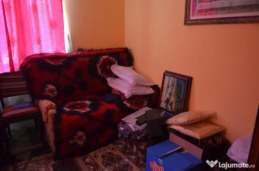 Casă cu 4 camere cu Teren 430 Mp în Podul Lung