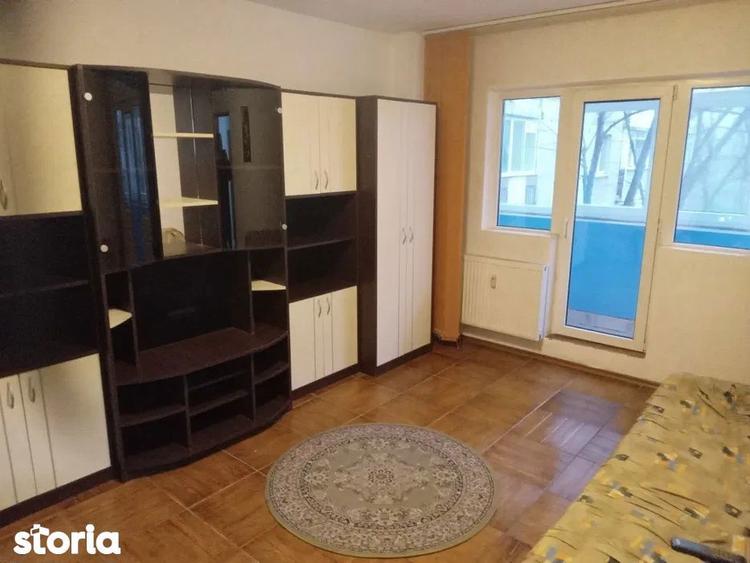 Apartament cu 3 camere decomandat, mobilat în Crângași