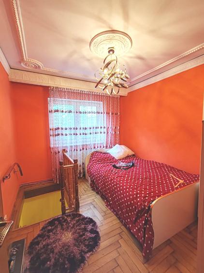 Apartament cu 3 camere semidecomandat în Tractorul