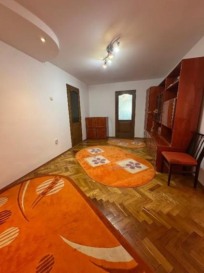 Apartament cu 3 camere decomandat, mobilat în Central