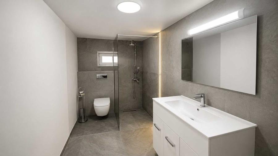 Casă cu 4 camere cu Teren 250 Mp în Central