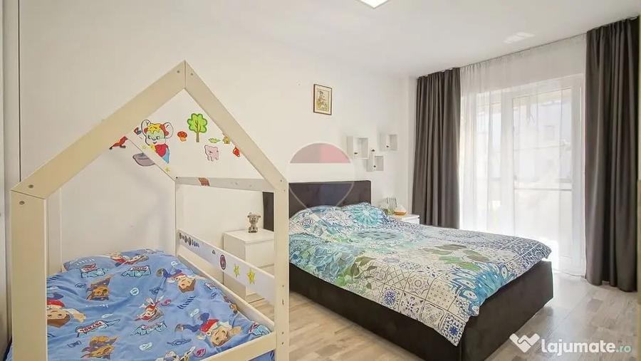 Apartament cu 3 camere decomandat în Tractorul