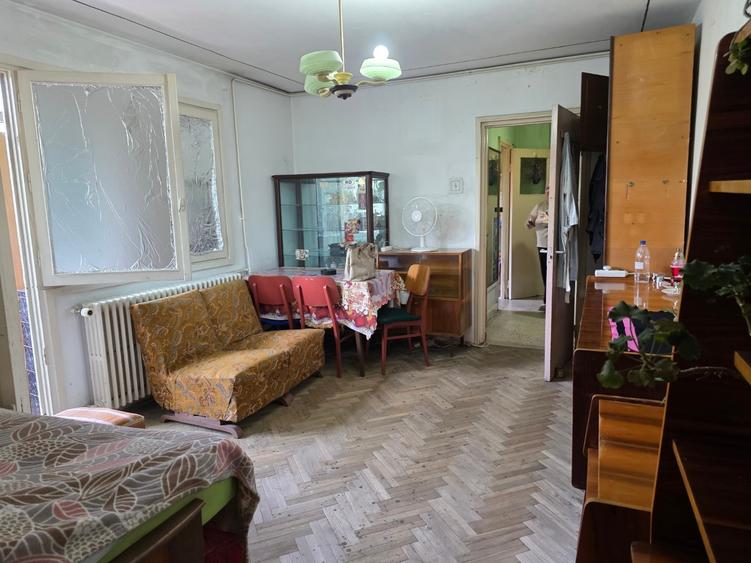 Apartament cu 3 camere semidecomandat în Nicolae Grigorescu